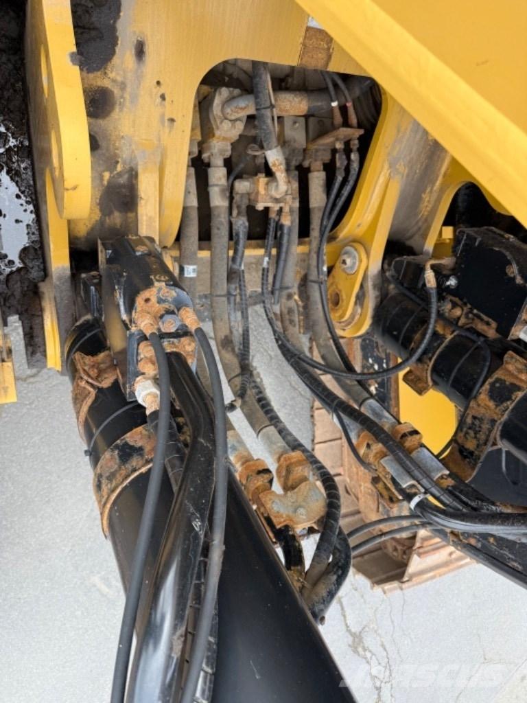 CAT 374 F L Lánctalpas kotrók