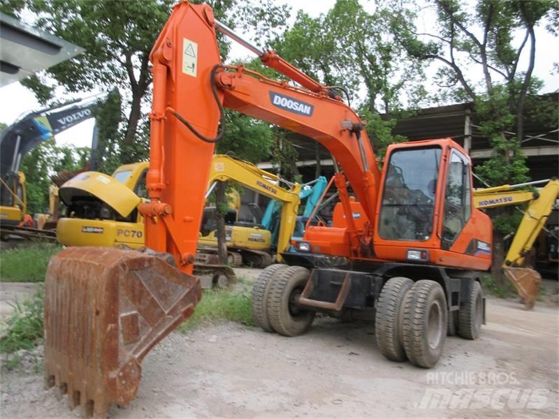 Doosan DH150W-7 Gumikerekes kotrók