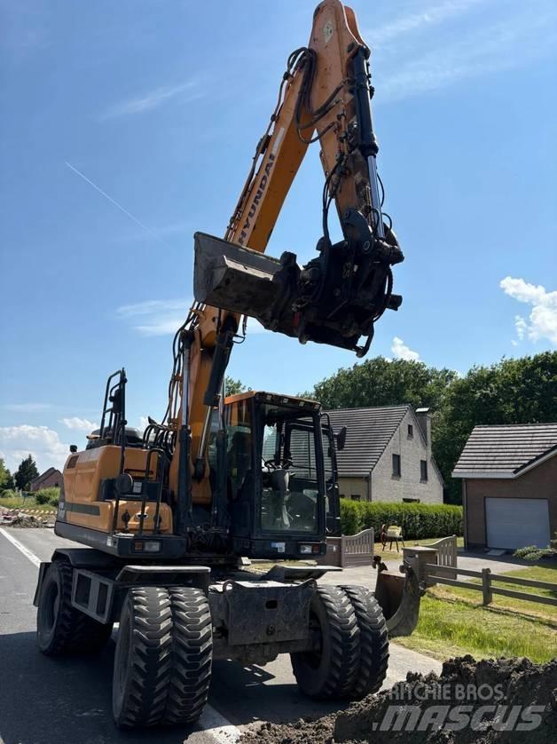 Hyundai HW 140 Gumikerekes kotrók