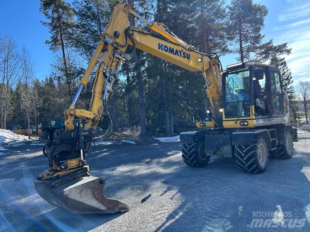 Komatsu PW148 -10 Gumikerekes kotrók