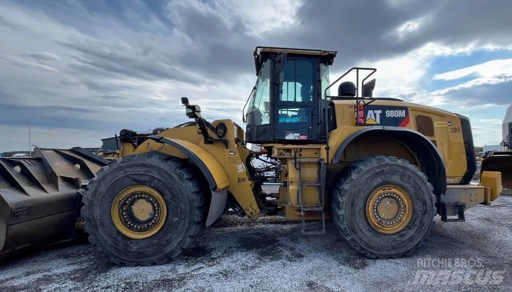 CAT 980 M Gumikerekes homlokrakodók