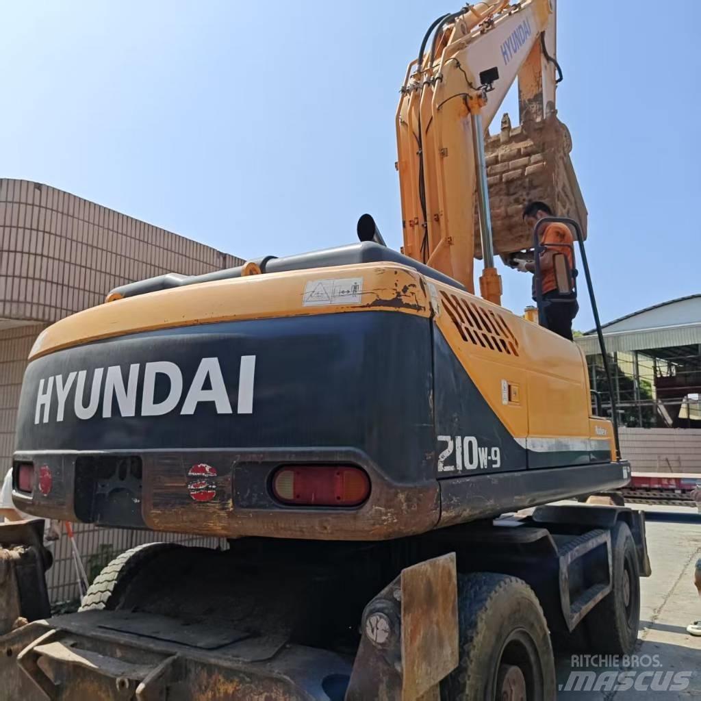 Hyundai R210w-9 Közepes (midi) kotrók 7 t - 12 t