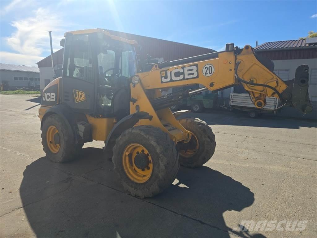 JCB TM 220 Gumikerekes homlokrakodók