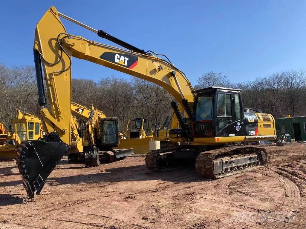 CAT 325 D Lánctalpas kotrók