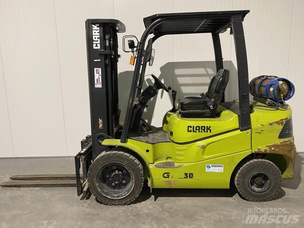 Clark GTS30 Gázüzemű targoncák