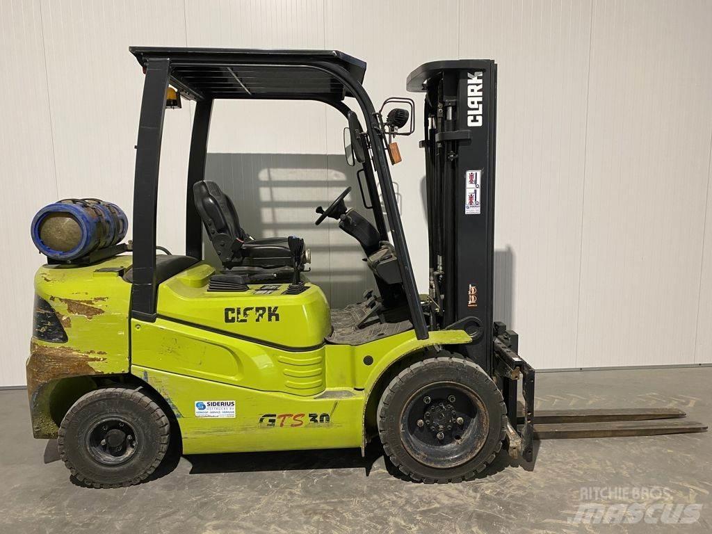 Clark GTS30 Gázüzemű targoncák