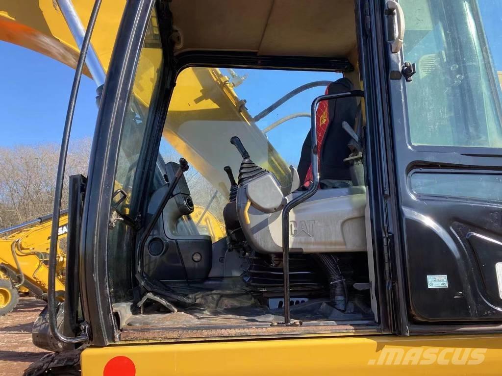 CAT 325D Lánctalpas kotrók