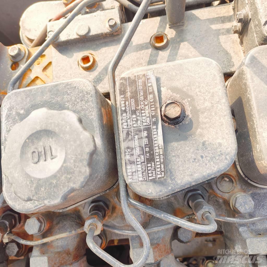 Hyundai R220LC-9S Lánctalpas kotrók