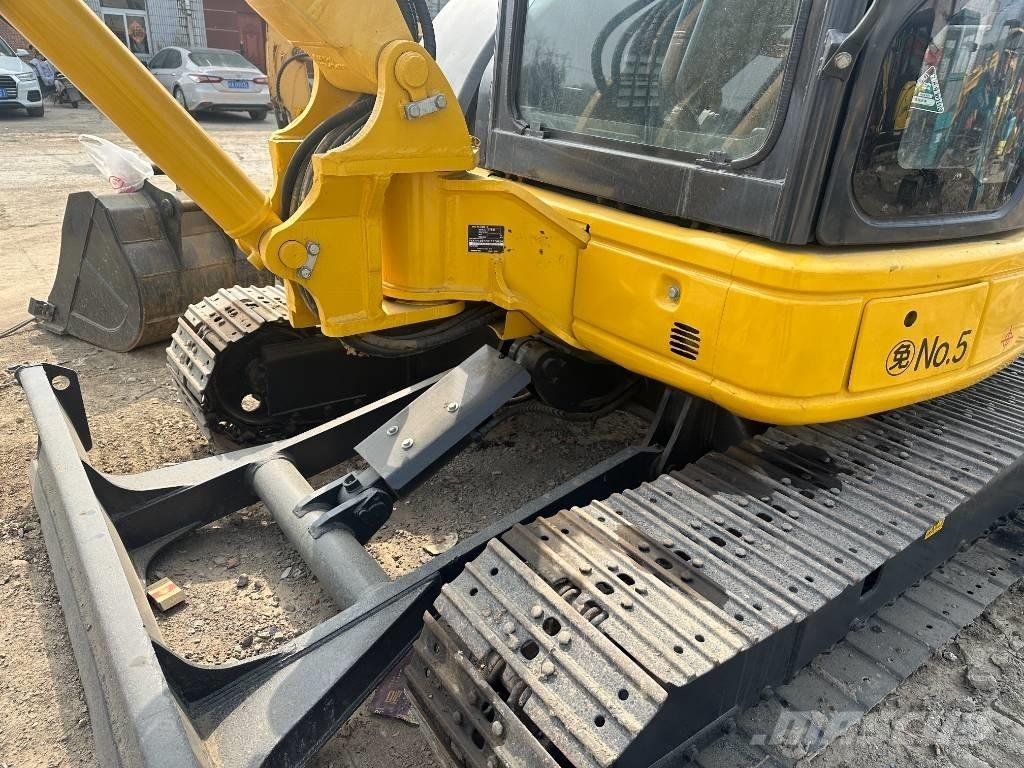 Komatsu PC 40 Mini kotrók < 7t