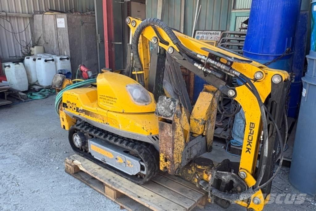 Brokk 100 Bontásra használt kotrók
