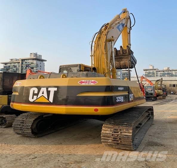 CAT 325 B L Lánctalpas kotrók