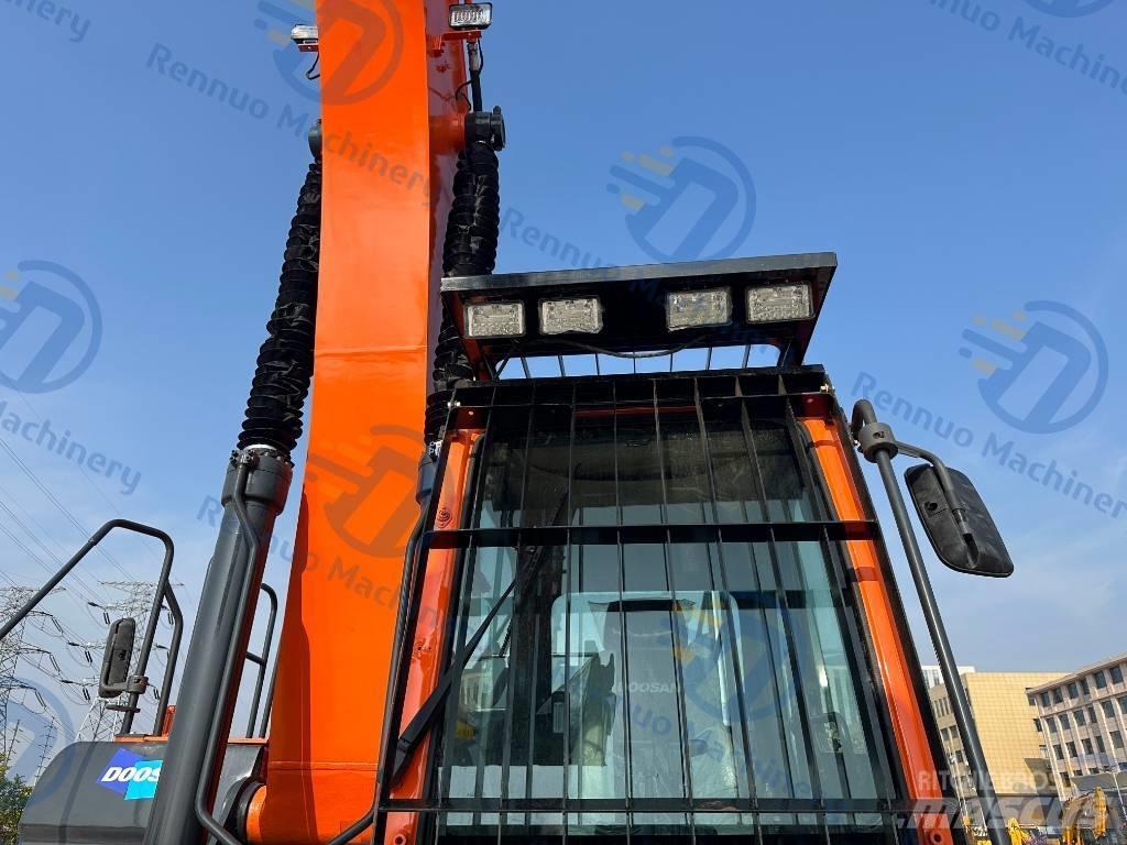 Doosan DX 300LC-9C Lánctalpas kotrók