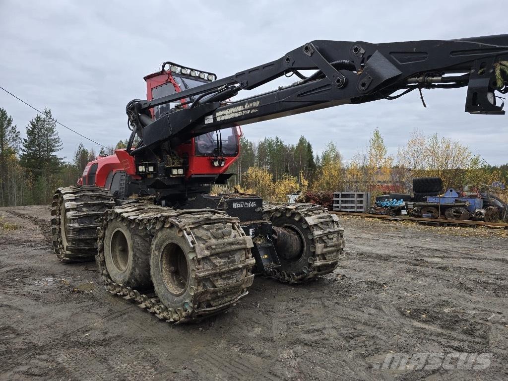 Komatsu 911.7 Betakarítók