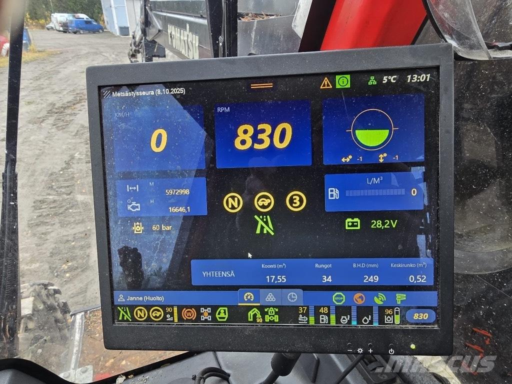 Komatsu 911.7 Betakarítók