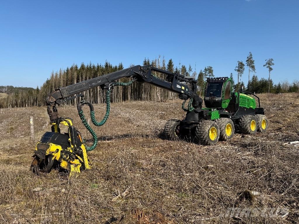 John Deere 1270 G Betakarítók