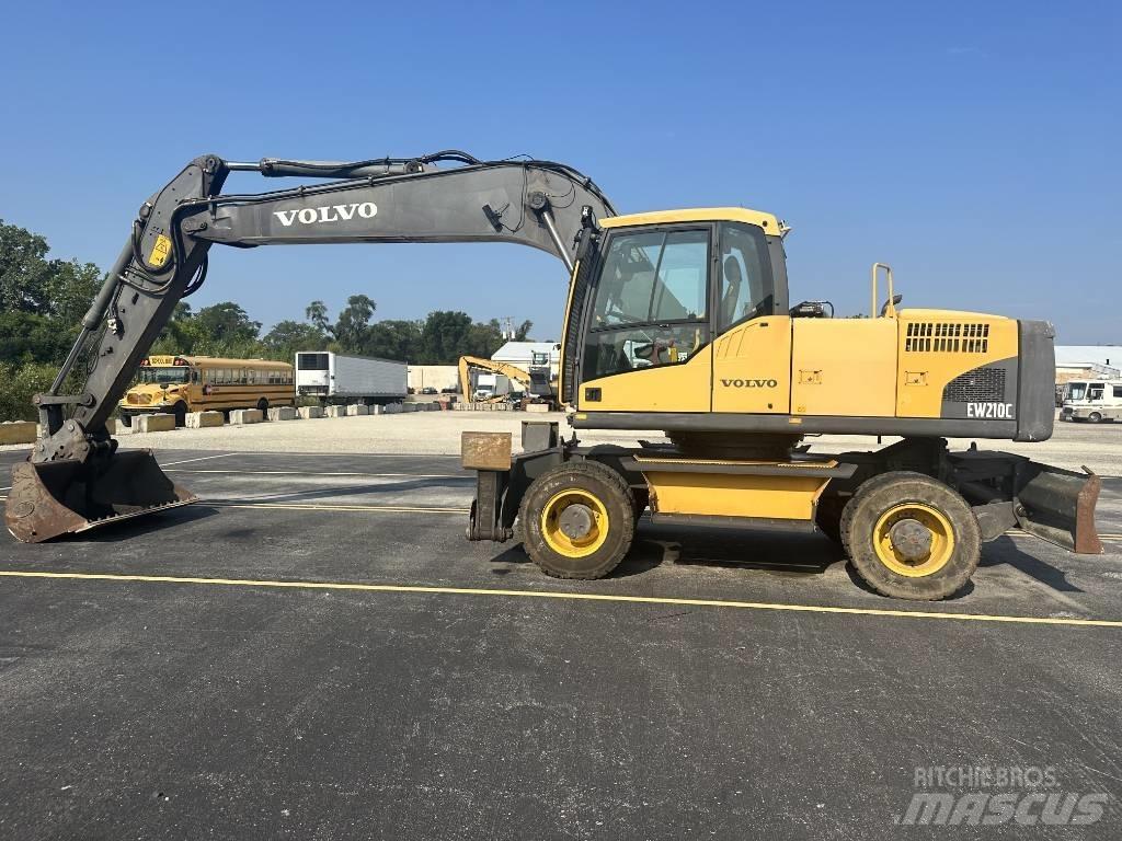 Volvo EW 210 C Gumikerekes kotrók