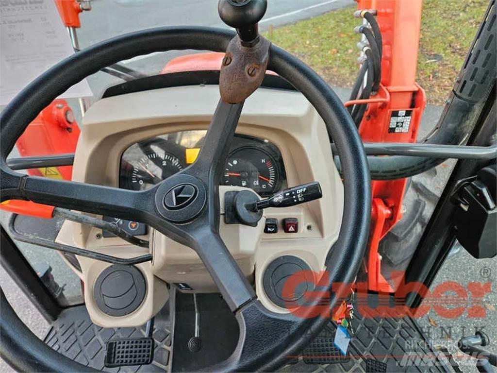 Kubota M6040 Traktorok