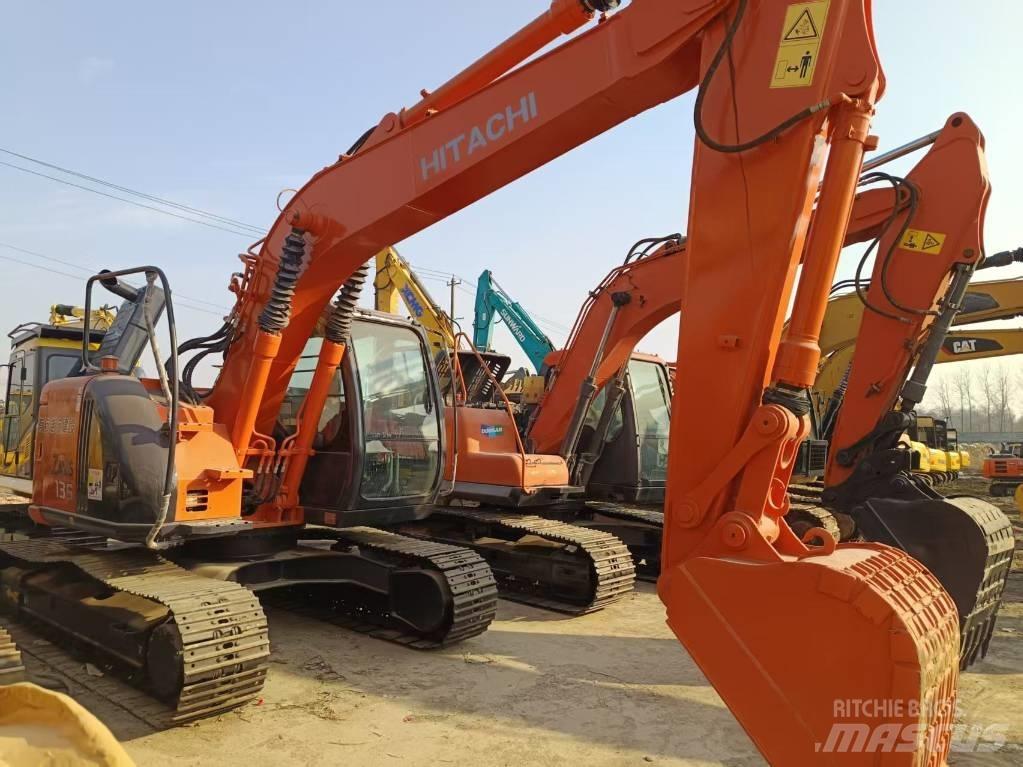 Hitachi ZX135 Lánctalpas kotrók