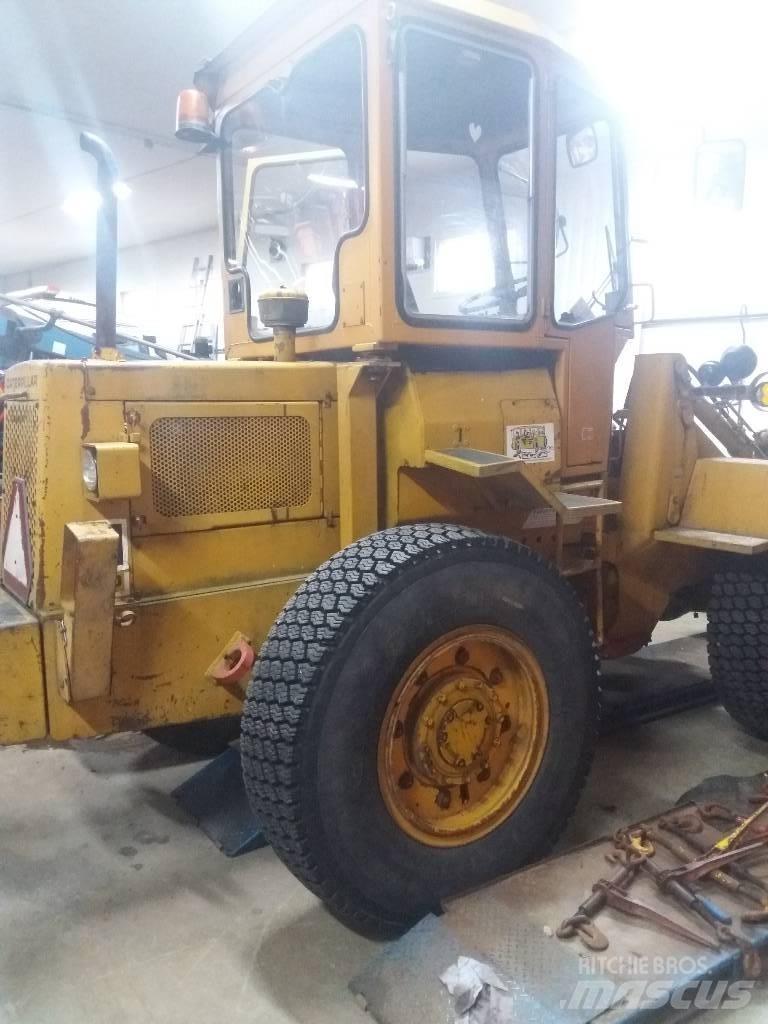 CAT 910 Gumikerekes homlokrakodók