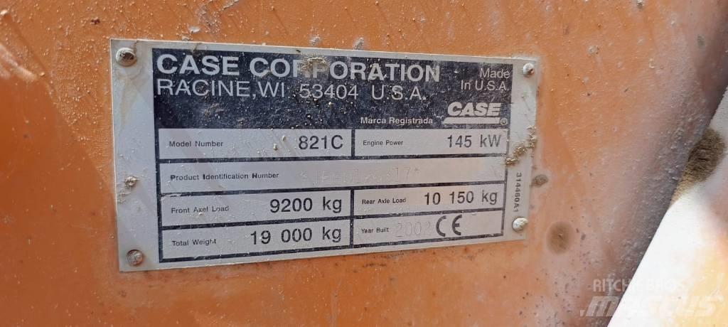 CASE 821 C Gumikerekes homlokrakodók