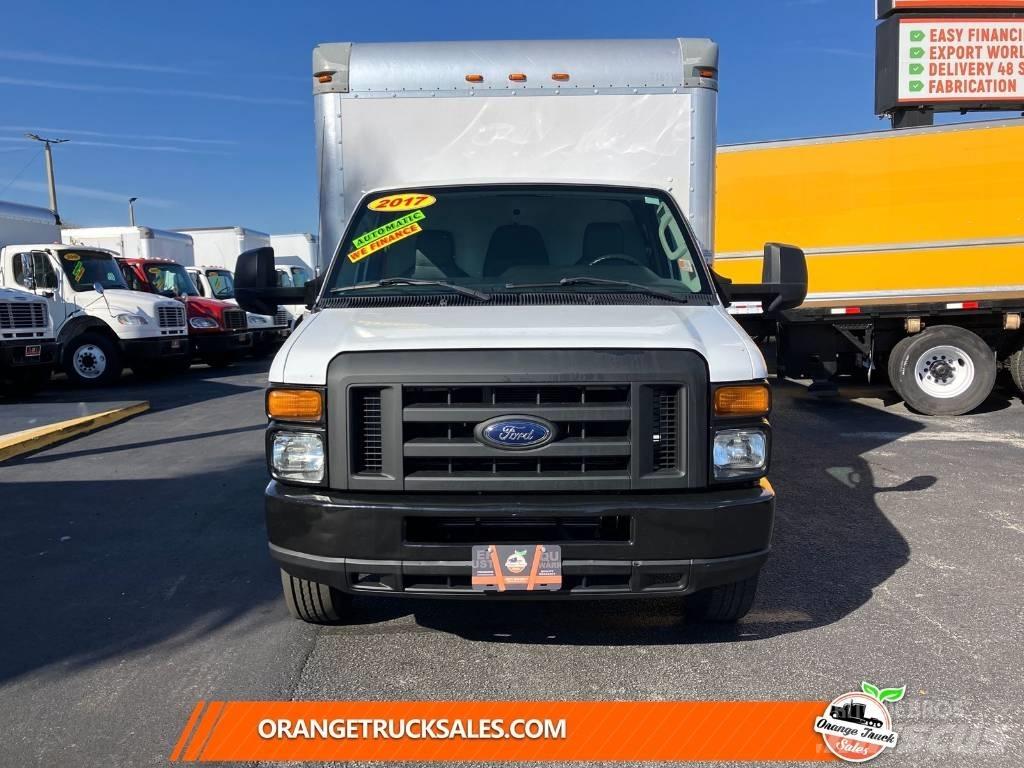 Ford E 350 SD Dobozos teherautók
