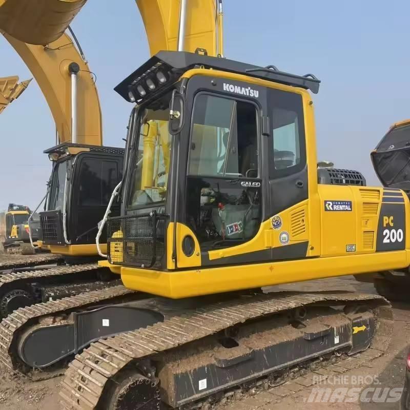 Komatsu PC 200 Lánctalpas kotrók