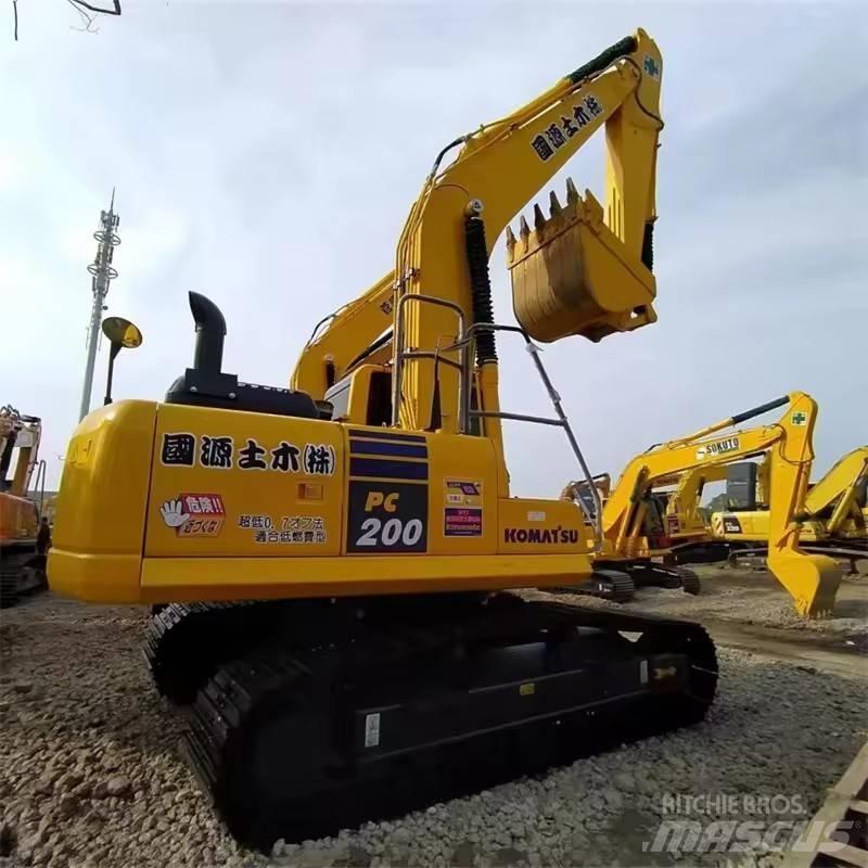 Komatsu PC 200 Lánctalpas kotrók