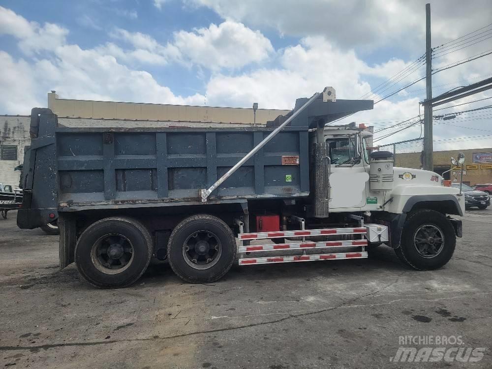 Mack RD 688 SX Billenő teherautók