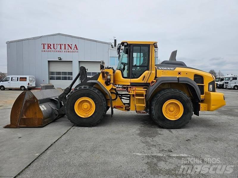 Volvo L 120 H Gumikerekes homlokrakodók