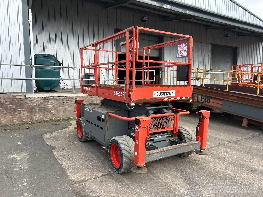 SkyJack SJ 6832 E Ollós emelők