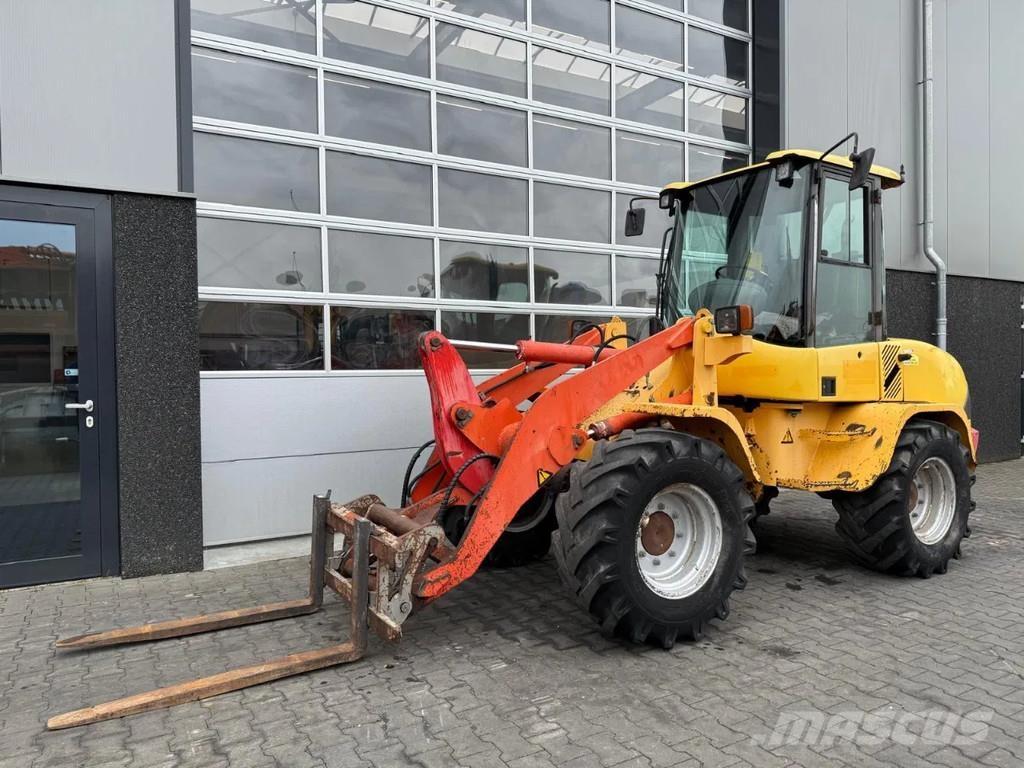 Volvo L35B Gumikerekes homlokrakodók