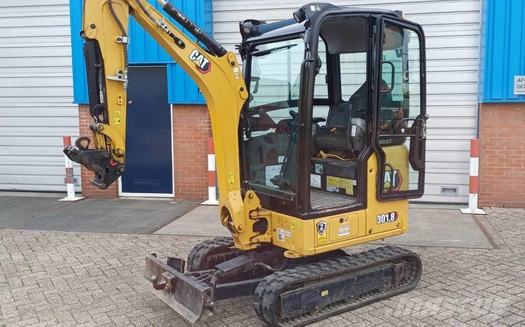 CAT 301.8 Mini kotrók < 7t