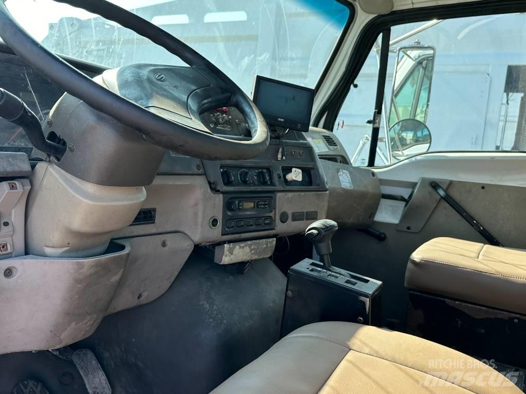 Sterling L 7500 Fülkés alváz