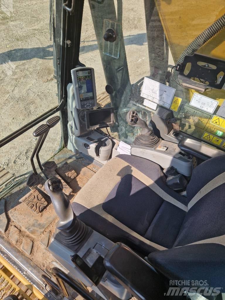 CAT 323 F L Lánctalpas kotrók