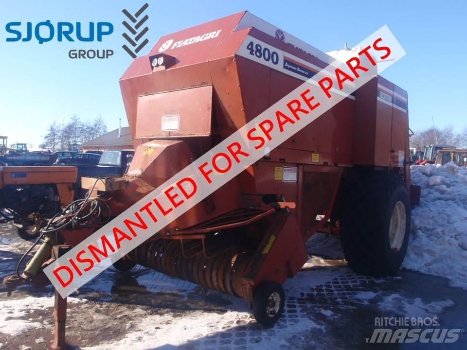 Hesston 4800 Traktorok