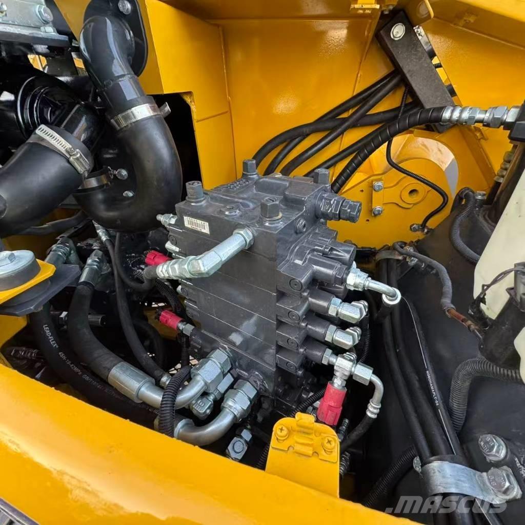 Komatsu PC 78 US Közepes (midi) kotrók 7 t - 12 t