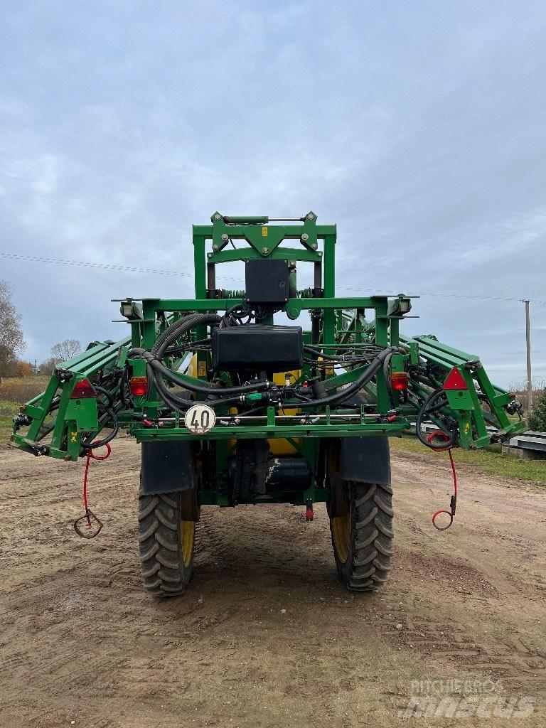 John Deere 740 Vontatott trágyaszórók