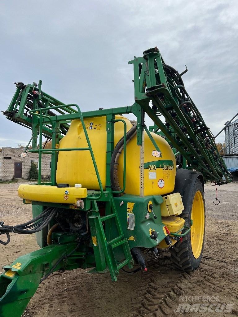 John Deere 740 Vontatott trágyaszórók