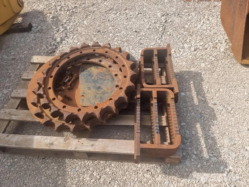 CAT 320 D FOR PARTS Lánctalpas kotrók