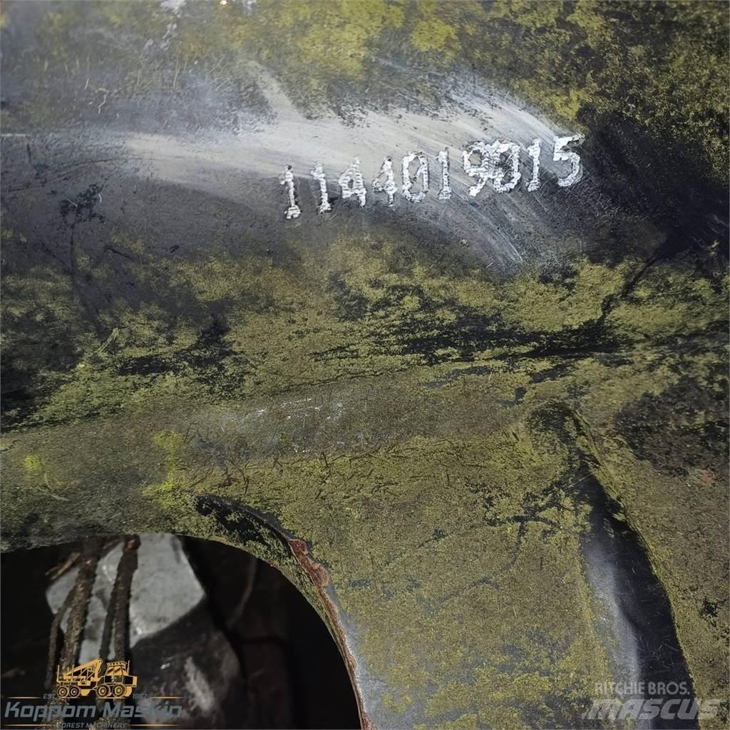 Komatsu C144 Betakarító fejek