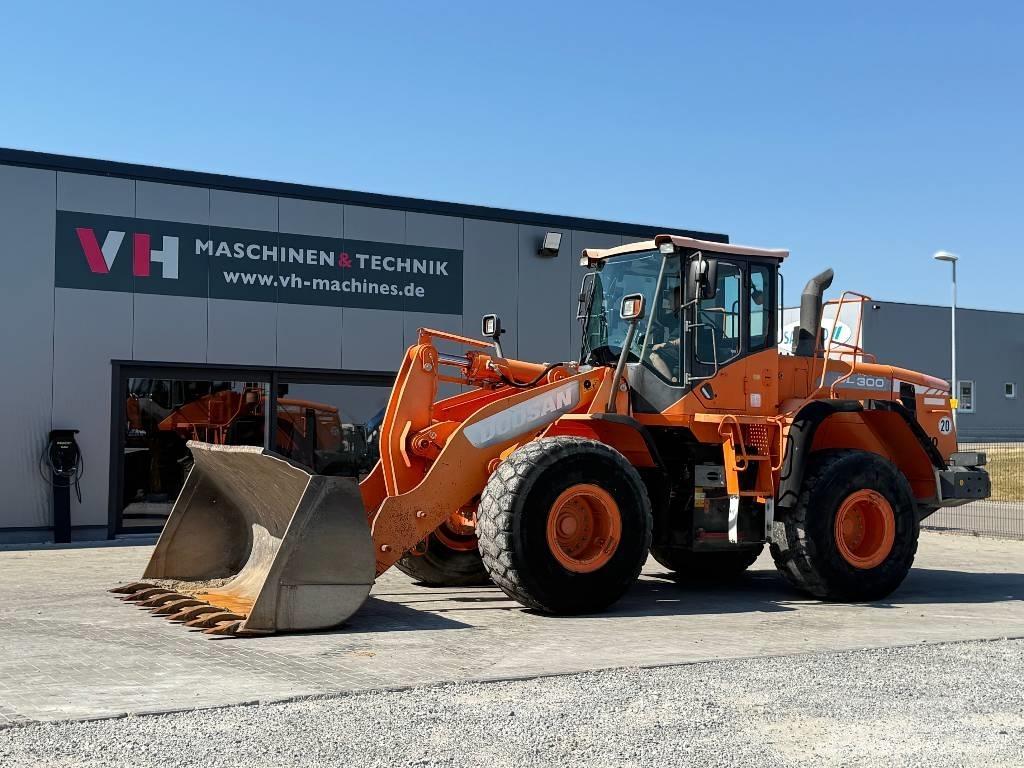 Doosan DL 300-3 Gumikerekes homlokrakodók