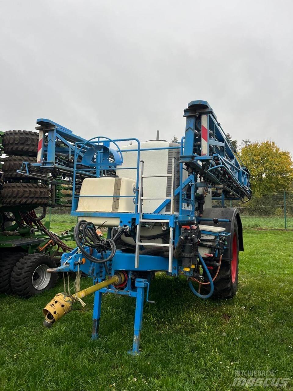 Lemken Primus 45 Vontatott trágyaszórók