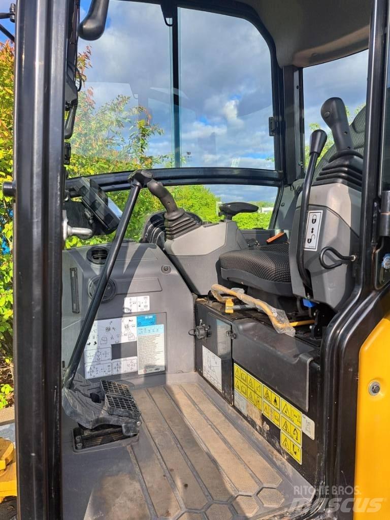 CAT 302cr Mini kotrók < 7t