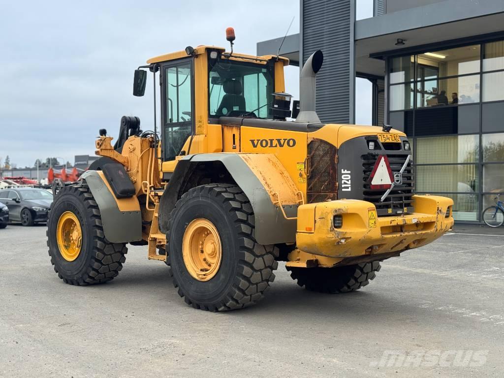 Volvo L 120 F Gumikerekes homlokrakodók