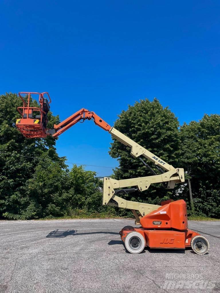 JLG E 400 AJP Karos emelők