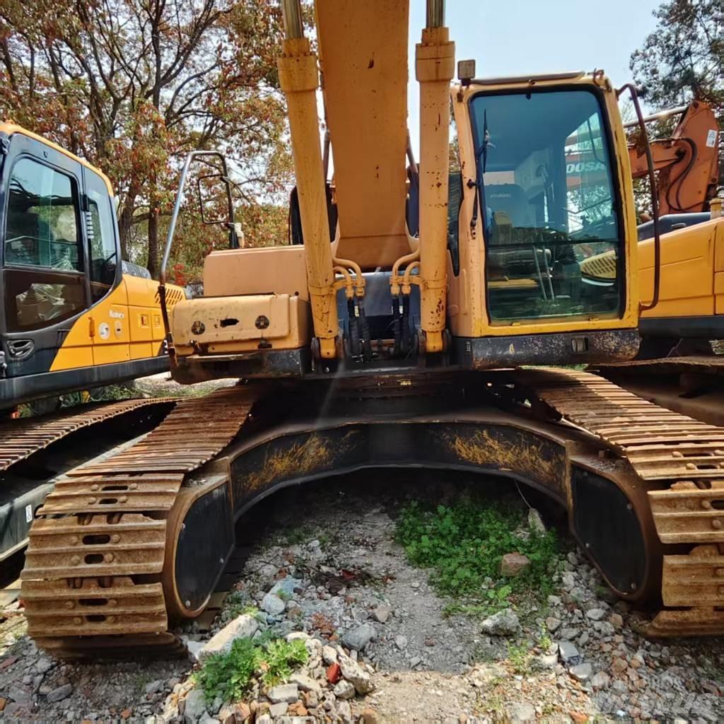 Hyundai Robex 305 LC Lánctalpas kotrók