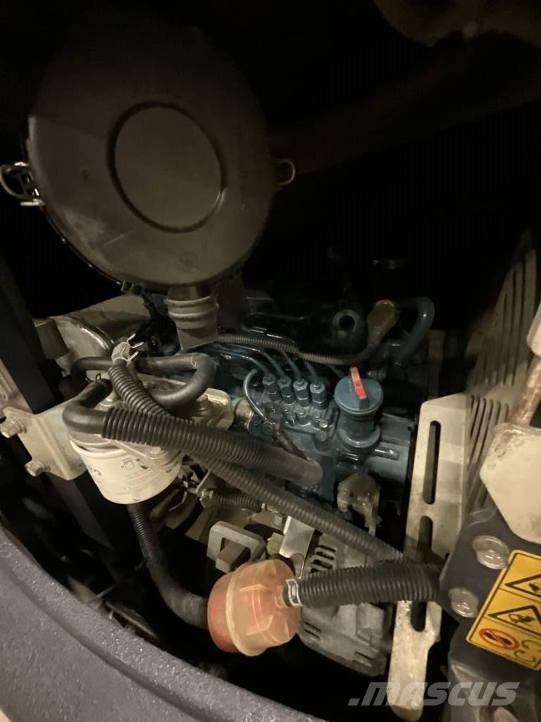 Kubota KX 027-4 Mini kotrók < 7t