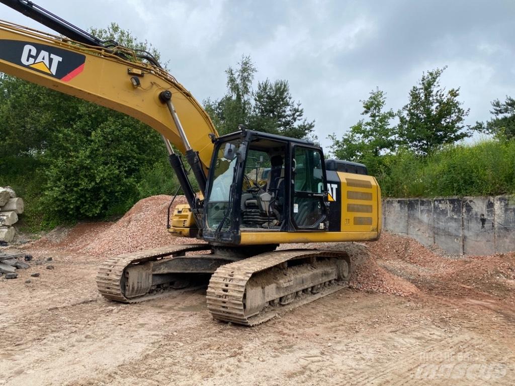 CAT 326 F L Lánctalpas kotrók