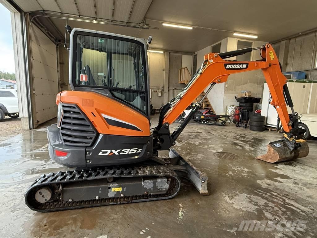 Develon DX 35 Z Mini kotrók < 7t