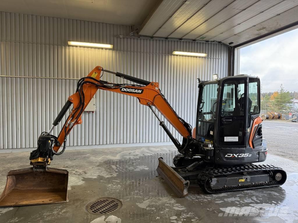 Develon DX 35 Z Mini kotrók < 7t